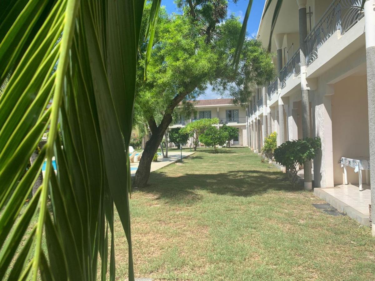 Escale Vacances Flic en Flac Exterior photo